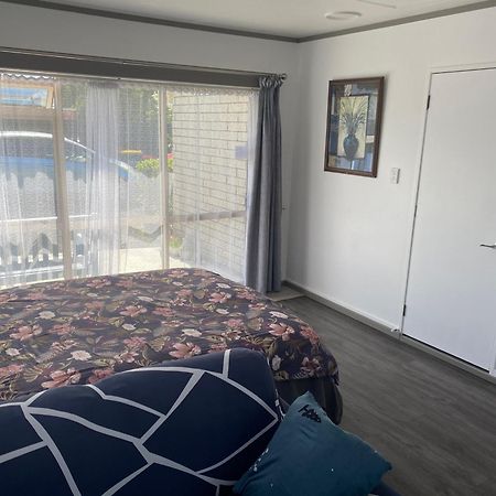 Self Contained En-Suite Private Bathroom, Private Entrance, Close To Shops & Hospital Homestay Hamilton Esterno foto