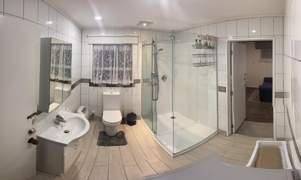 Self Contained En-Suite Private Bathroom, Private Entrance, Close To Shops & Hospital Homestay Hamilton Esterno foto