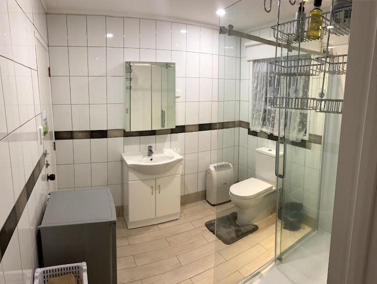 Self Contained En-Suite Private Bathroom, Private Entrance, Close To Shops & Hospital Homestay Hamilton Esterno foto