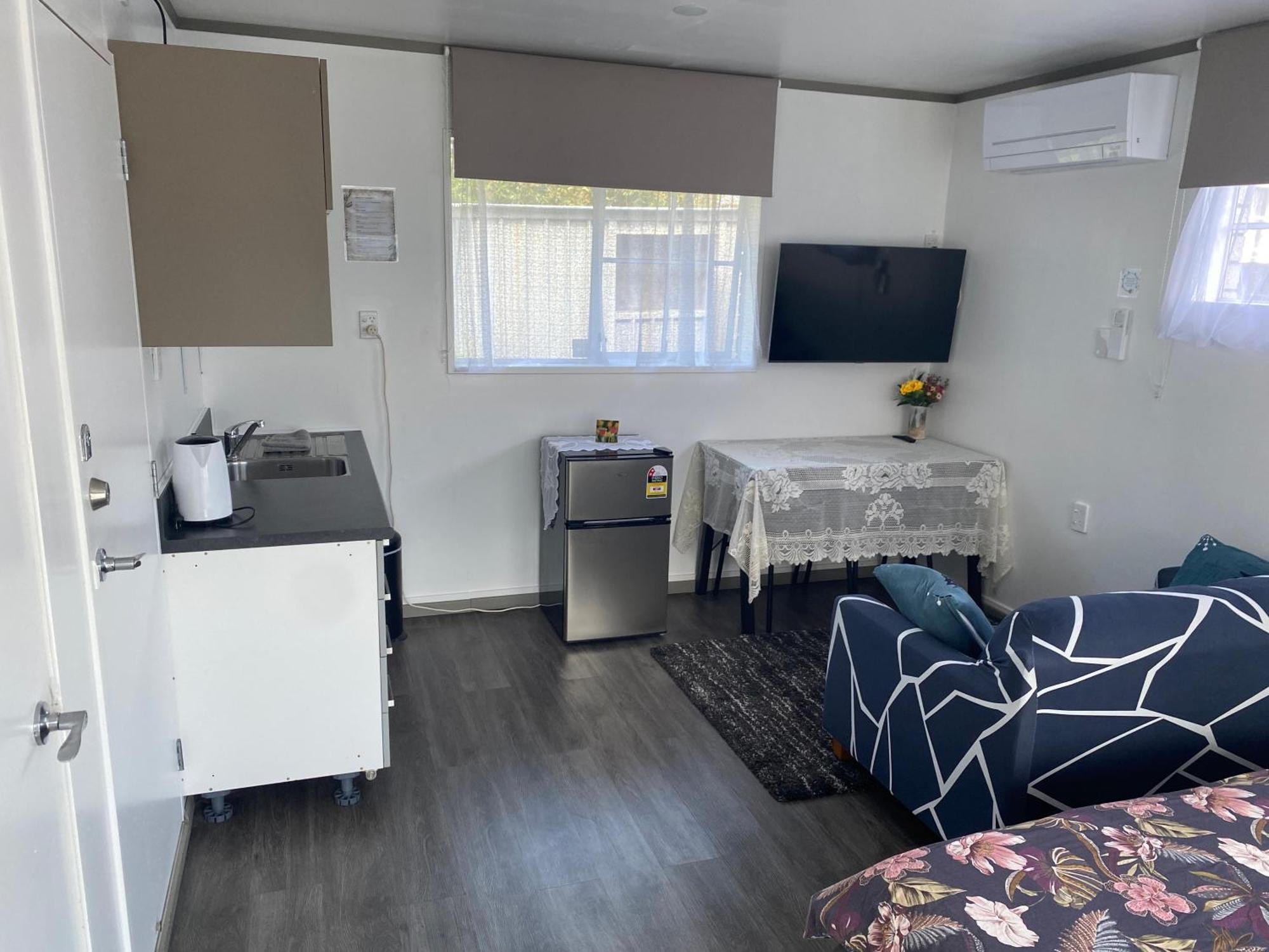 Self Contained En-Suite Private Bathroom, Private Entrance, Close To Shops & Hospital Homestay Hamilton Esterno foto