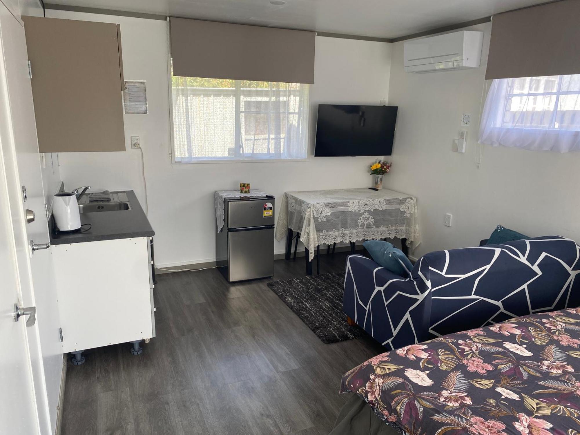 Self Contained En-Suite Private Bathroom, Private Entrance, Close To Shops & Hospital Homestay Hamilton Esterno foto