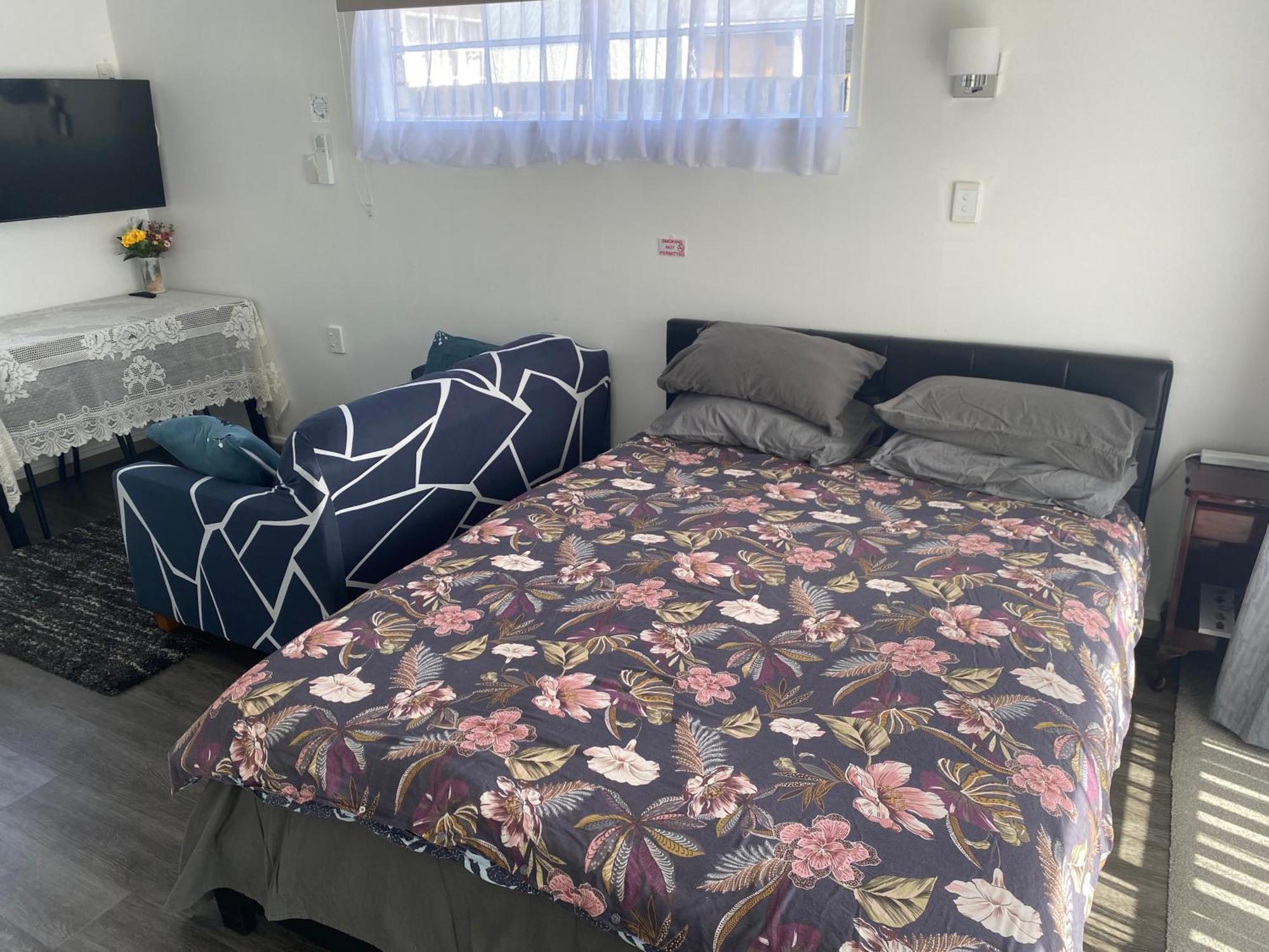 Self Contained En-Suite Private Bathroom, Private Entrance, Close To Shops & Hospital Homestay Hamilton Esterno foto